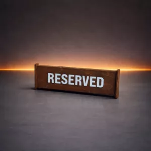 Табличка RESERVED из фанеры
